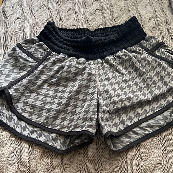 lululemon athletica Pants - Lululemon shorts Size 6